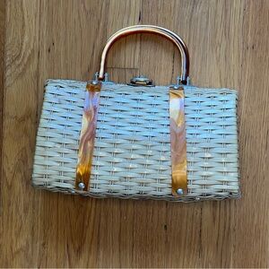 Vintage purse/handbag with lucite straps